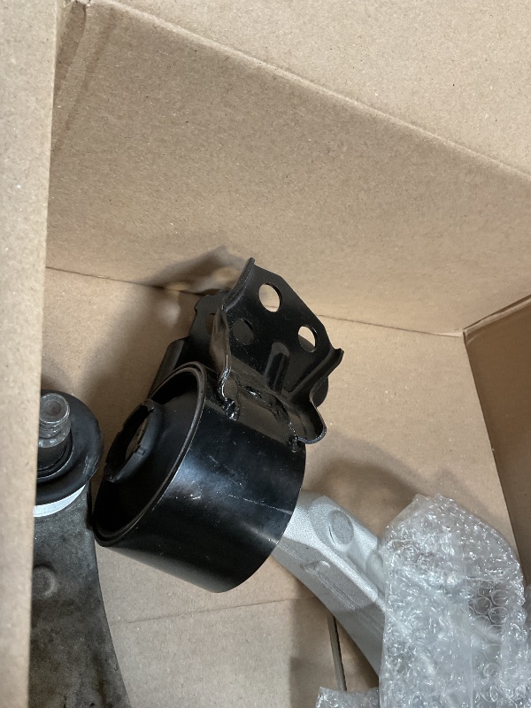 Photo 1 of **HEAVILY USED** 2Pcs Front Lower Right Left Control Arm Suspension Kit fit for 2016-2022 Pilot, for 2017-2022 Ridgeline,for 2014 2015 2016 2017 2018 2019 2020 Acura MDX, 2019 2020 2021 2022 Honda Passport