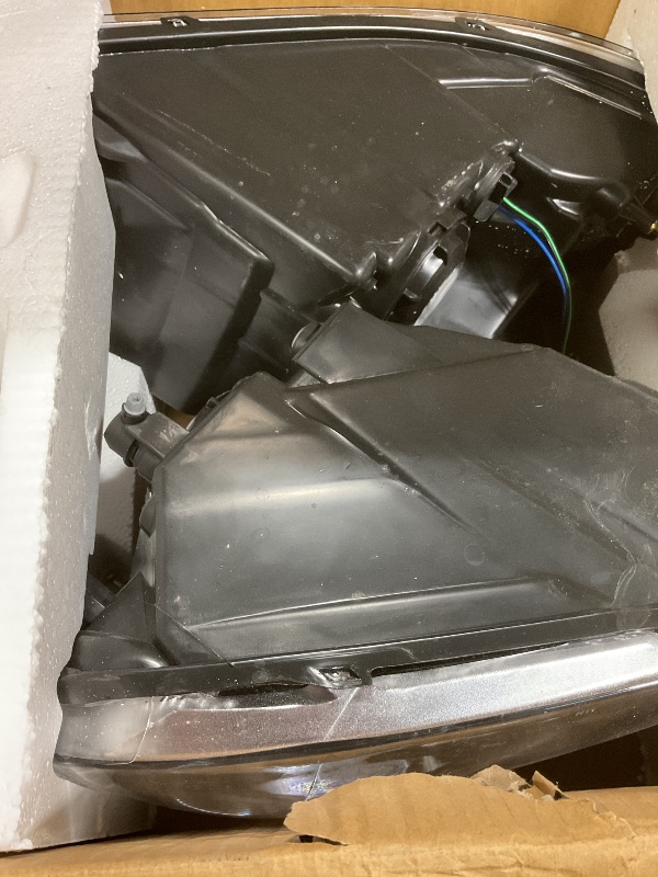 Photo 1 of ***MINOR CRACKS*** Nilight Headlight Assembly 2009 2010 2011 2012 2013 2014 2015 2016 2017 2018 Ram 1500 2500 3500 Pickup Quad Headlamp Assembly Replacement Chrome Housing Clear Corner Clear Lens,(Only for Quad Models)