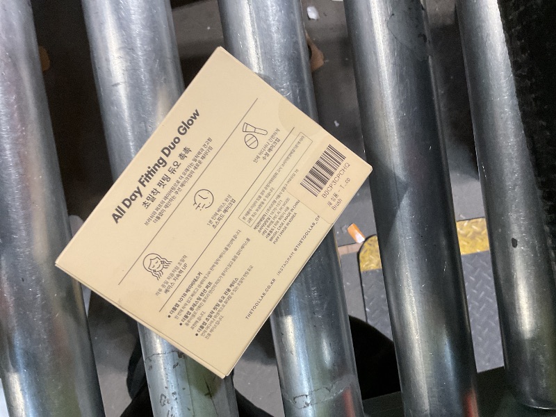 Photo 1 of THE TOOL LAB All Day Fitting Duo (Glow type) - Premium Base Makeup Set for Liquid Cream Powder Foundation, Buffing Blending Face Brush, Sponge, Portable Case - 1.1" Flat Top Brush