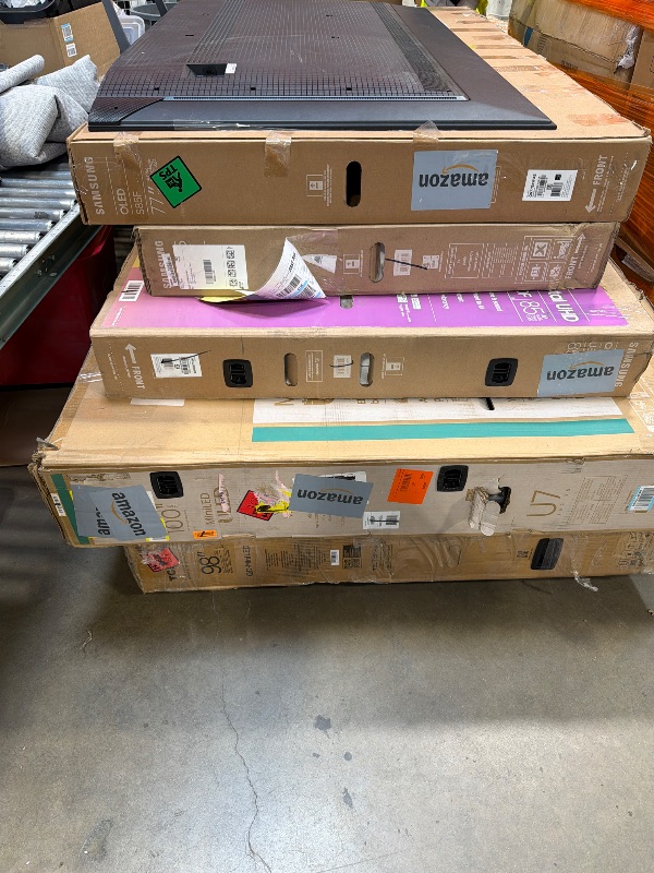 Photo 1 of *FINAL SALE/ NO RETURNSI
PALLET OF NON-FUNCTIONING TVS
QTY6*