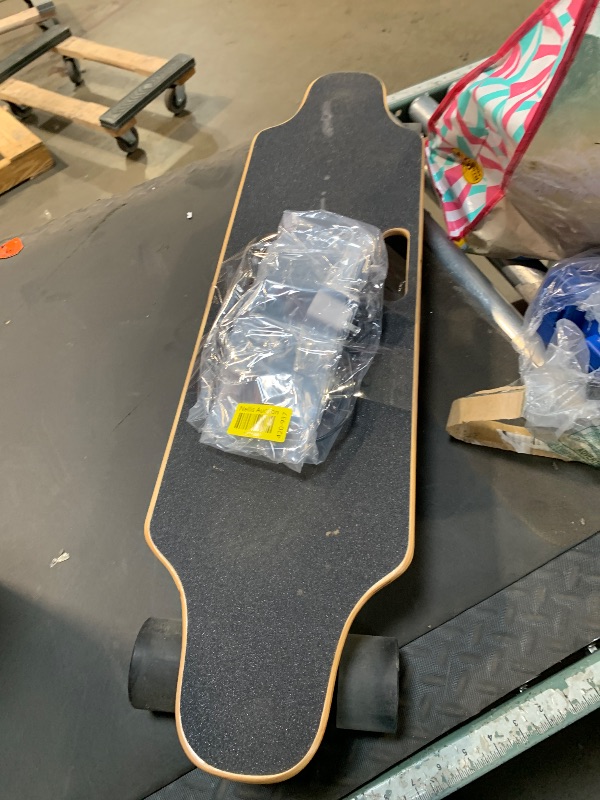 Photo 1 of ** FOR PARTS DOESNT HOLD CHARGE **Caroma 90 cm Electric Skateboard, Electric Longboard with Remote Control, 350 W Single Hub Motor, 20 km/h Top Speed, 10 km Range, E Skateboard for Adults, 350 W Black