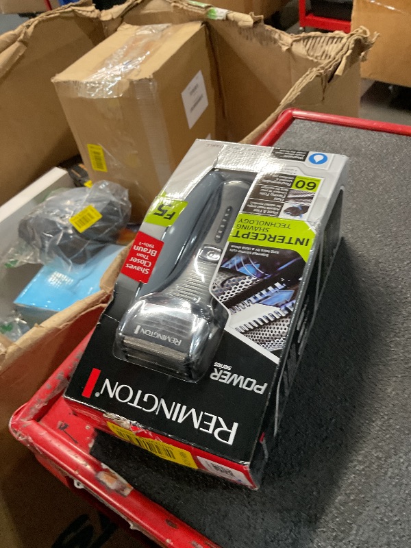 Photo 1 of Remington F5 Power Series Foil Shaver, Electric Razor for Men, Cordless Rechargeable with Pop Up Trimmer, Pivot & FlexFoil Technology, Lightweight Handheld Design, Black