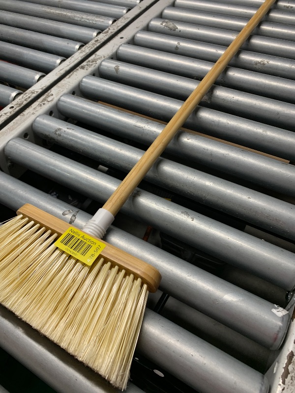 Photo 1 of (used)(minot damage)(see images) Full Circle Clean Sweep -Bamboo Broom -Angled for Precision in Tight Spaces, with Stiff Flagged Bristles 