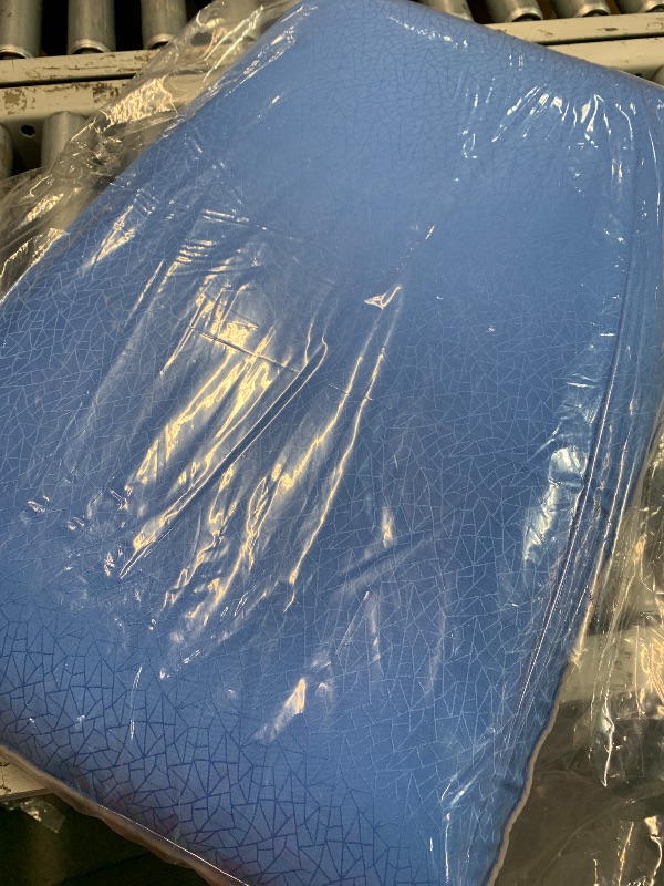 Photo 1 of (used)(see all images) Columbia Cooling Gel Memory Foam Pillow - Comfortable and Supportive Queen