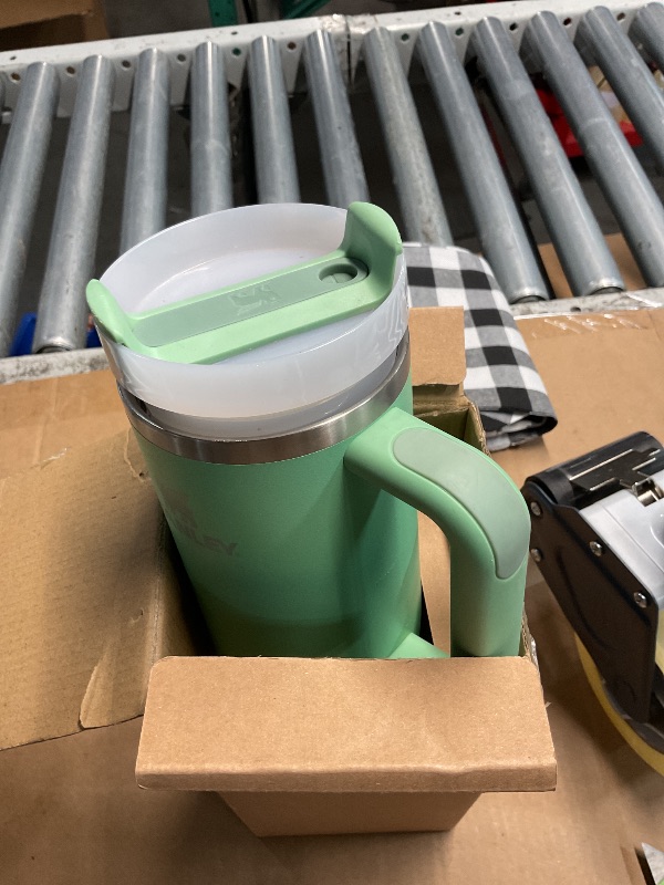 Photo 1 of (see all images) STANLEY Quencher ProTour Flip Straw Tumbler with Leakproof Lid 30 oz |