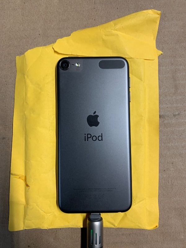 Photo 1 of (renewed) Apple iPod Touch 32GB Space Gray MKJ02LL/A (6th Generation) (Renewed)
