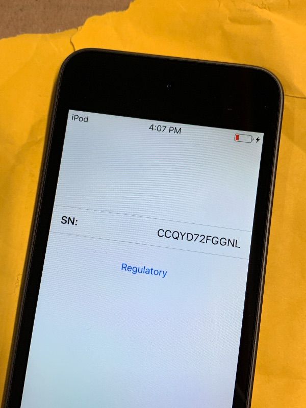 Photo 1 of (renewed) Apple iPod Touch 32GB Space Gray MKJ02LL/A (6th Generation) (Renewed)
