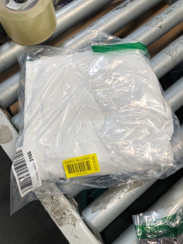 Photo 1 of (USED/FAIR) (BAGGED) GINGTTO Skinny Jeans Men Slim Fit Stretch Elastic Waist Jean Pants (33W32L, White)