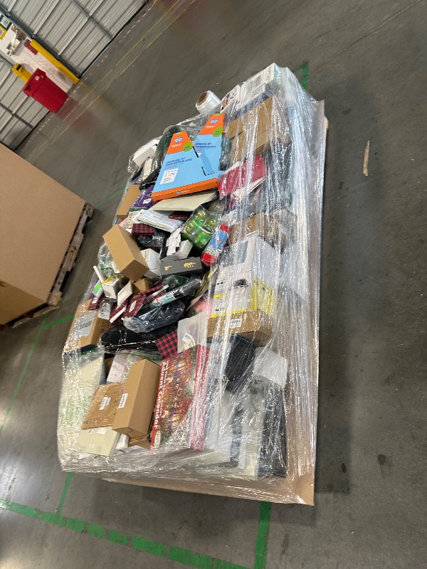 Photo 5 of ****AS IS. NO RETURNS***** miscellaneous NEW AND USED items bulk pallet. As is/ no returns. 