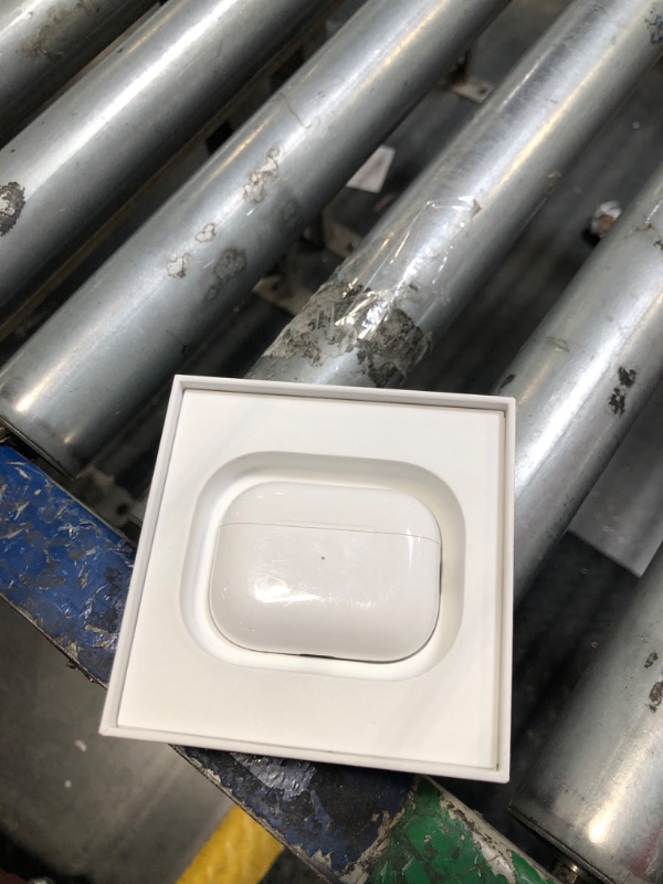 Photo 1 of **ONLY LEFT EAR BUD WORKS**Apple AirPods Pro 2 Wireless Earbuds, Active Noise Cancellation, Hearing Aid Feature, Bluetooth Headphones, Transparency, Personalized Spatial Audio, High-Fidelity Sound, H2 Chip, USB-C Charging