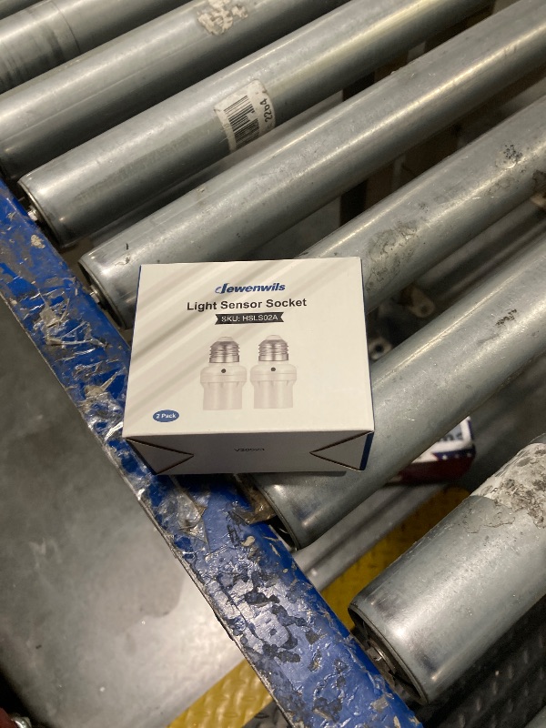 Photo 1 of DEWENWILS Light Sensor Socket for Light Fixtures, Automatic Dusk to Dawn Light Bulb Sockets, Compatible with Incandescent/CFL/LED/Halogen Bulbs, 2 Pack