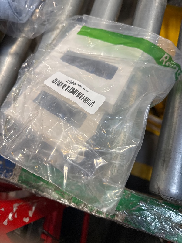 Photo 1 of Amazon Basics 5-Blade MotionSphere Razor for Men with Dual Lubrication and Precision Trimmer, Handle & 16 Cartridges, Cartridges fit, Razor Handles only, 17 Piece Set, Black