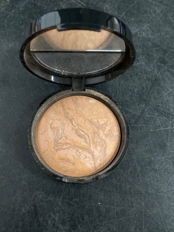 Photo 1 of LAURA GELLER NEW YORK Baked Balance-N-Glow Illuminating Foundation - Light - Buildable Sheer to Light Coverage - Satin Finish