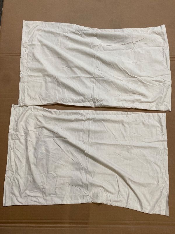 Photo 1 of Bedsure 90 x 90 Dual-Tone Bed-in-a-Bag- Queen / White with Two Pillowcases 