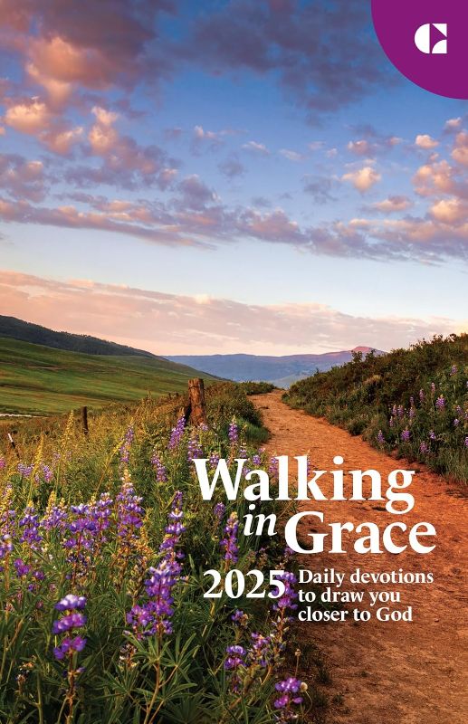 Photo 1 of Walking in Grace 2025: Daily Devotions to Draw You Closer to God Hardcover