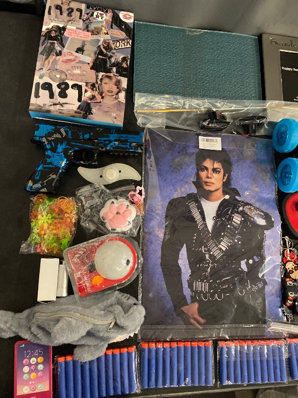Photo 1 of 26 Item Bundle Musical Instrument Accessories & Tools, Home Decor, Office Supplies, Toys & Games, Household Essentials, Tools and Equipment, Automotive Parts, Seasonal & Party Supplies, Home Safety, Bike Accessories, Arts & Crafts & Sewing : 30 Pcs Rock a