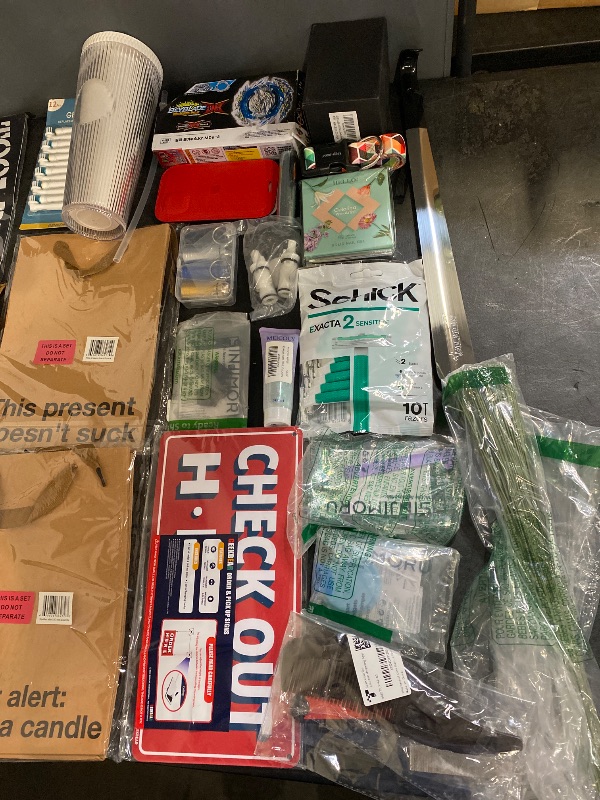 Photo 1 of 30 Item Miscellaneous Bundle | Tools Parts, Hardware, Kitchen & Dining, Books, Home Decor, Seasonal & Party Supplies, Lighting, Beauty Accessories, Phone Accessories, Pet Supplies, Patio & Garden, Toys & Games, Hair Care
