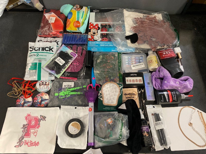 Photo 1 of 38 Item Miscellaneous Bundle : Jewelry, Outdoor Recreation, Hair Care, Beauty Accessories, Toys & Games, Arts & Crafts & Sewing, Home Decor, Appliance Parts, Seasonal & Party Supplies