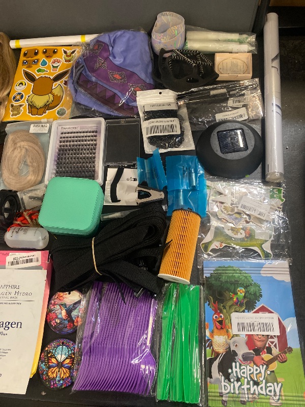 Photo 1 of 37 Item Miscellaneous Bundle : Beauty Accessories, Jewelry, Toys & Games, Costumes & Accessories, Kitchen & Dining, Electronic Accessories, Automotive Accessories, Home Decor, Patio & Garden, Hardware