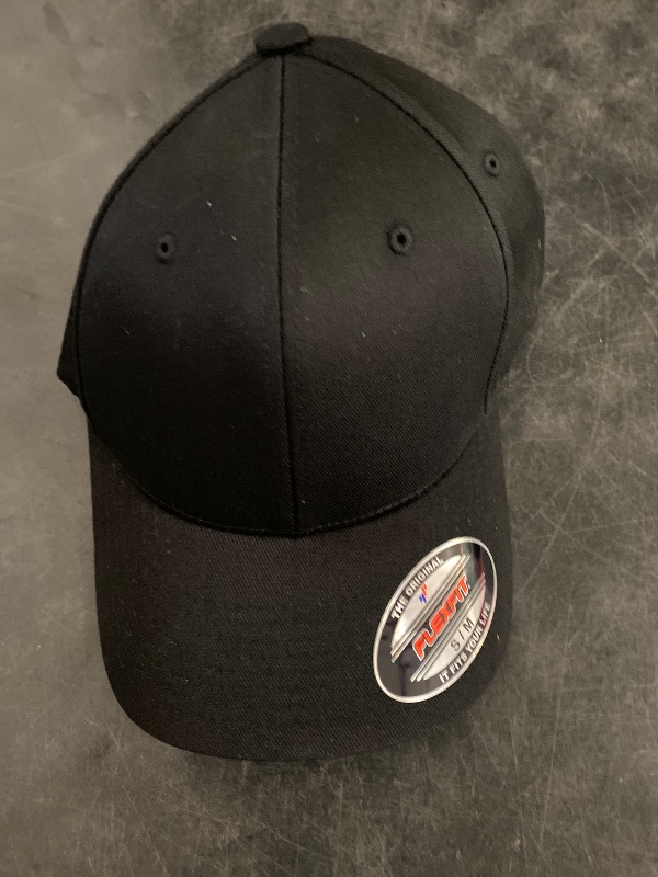 Photo 1 of S/M - Flexfit Men's Athletic Baseball Fitted Cap, Black, Small-Medium