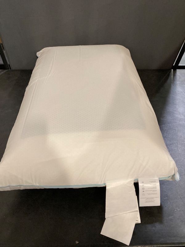 Photo 1 of Tempur-Pedic TEMPUR-Cloud Dual Cooling Pillow, Queen (Pack of 1), White