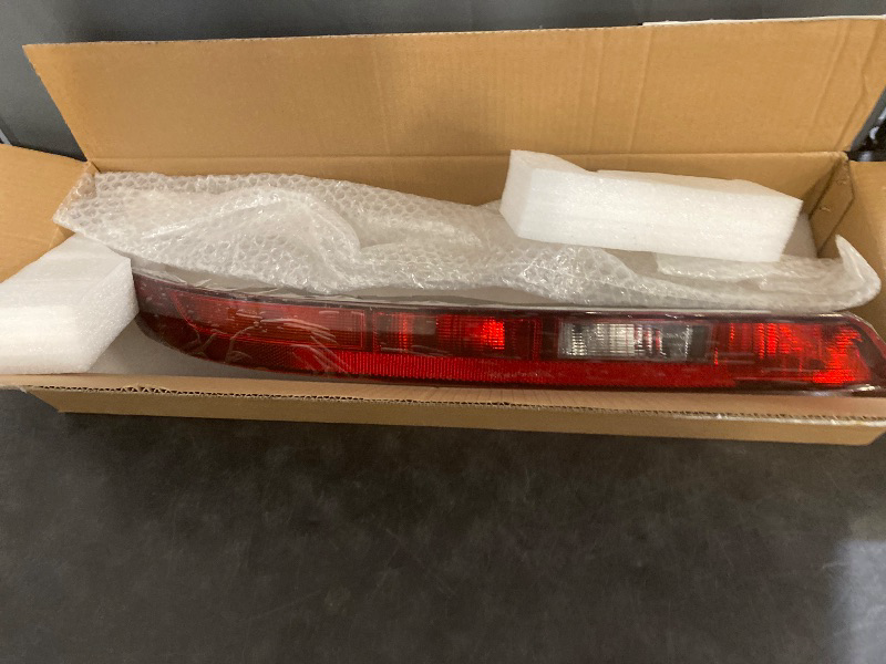 Photo 1 of Rear Bumper Brake Tail Light Kit Compatible with Audi Q5 SUV 2018-2023 Right Passenger Side Lower Rear Tail Fog Lamp Replace (Right passenger side)