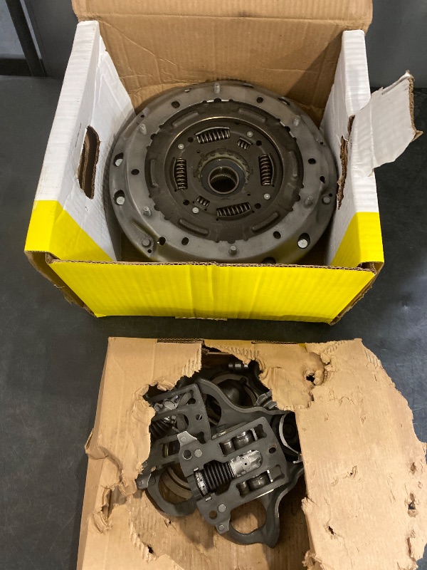 Photo 1 of Schaeffler LuK RepSet 07-233 Clutch Kit, OEM Replacement Transmission Clutch Kit, Compatible with Ford EcoSport 13-17, Fiesta 11-19, Figo 16-18, Focus 11-18