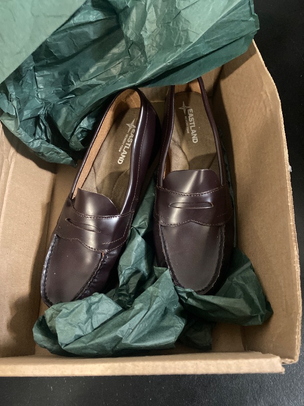 Photo 1 of SIZE 8- Eastland Women's Classic II Loafers, Burgundy, 8