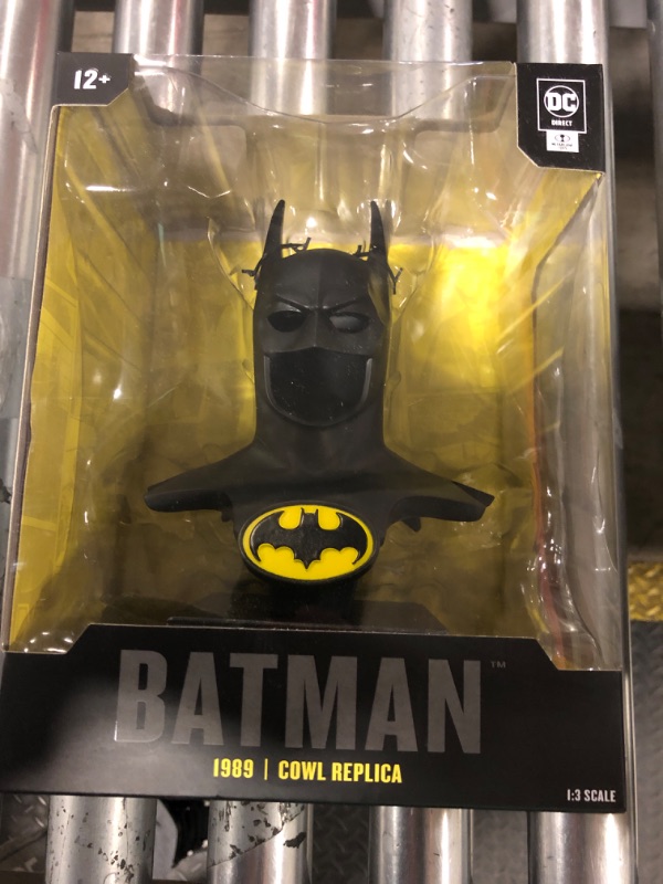 Photo 2 of Pure Arts Limited - Batman 1989 - Batman Cowl 1/1 Replica (Net)
