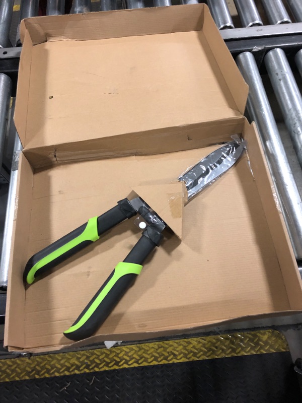 Photo 1 of YRTSH Hedge Clippers Shears Hedge Shears for Trimming Borders, Garden Tools Hedge Clippers, Bush Cutters Trimmer with Sharp Wavy Blades, Garden Shears for Hedges (19 Inch)