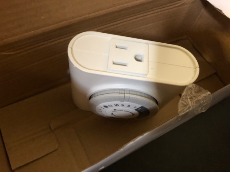 Photo 1 of 1pc---GE 24-Hour 2 Grounded Outlets Mechanical Outlet Timer, Timers for Electrical Outlets Indoor, Light Timers Indoor, Daily ON/OFF Cycle, Timer for Lights Inside, Christmas Tree Timer,  66405