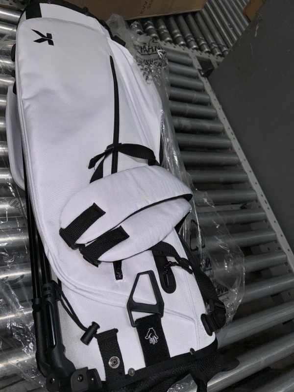 Photo 2 of *COLOR MAY VARY** KVV Lightweight Golf Stand Bag with 7 Way Full-Length Dividers, 5 Zippered Pockets, Automatically Adjustable Dual Straps?Elegant Design(White)