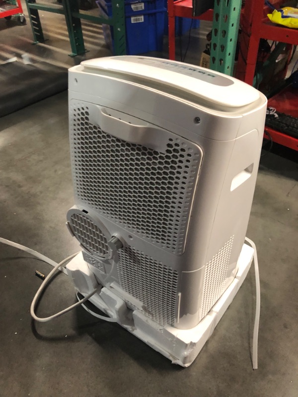 Photo 7 of ***USED - MISSING PARTS - UNTESTED - SEE COMMENTS***
Midea 3-in-1 Portable Air Conditioner, Dehumidifier, Fan, for Rooms Up to 200 Sq ft Enabled, 10,000 BTU Doe (5,800 BTU SACC) Control with R MAP10S1CWT