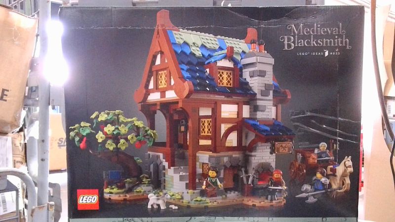 Photo 1 of ***SEE NOTES*** 
Lego Medieval Blacksmith #033