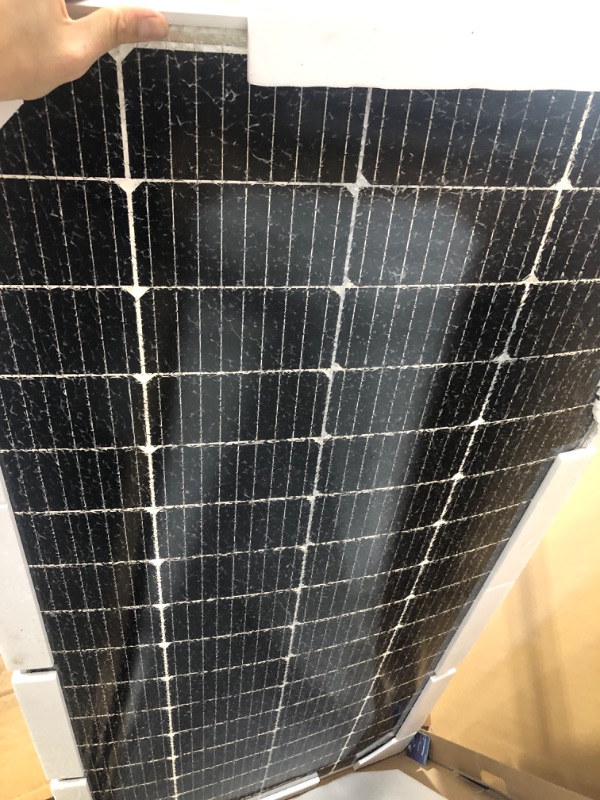 Photo 3 of  DAMAGED*
Renogy 200 Watt 12 Volt Monocrystalline Solar Panel