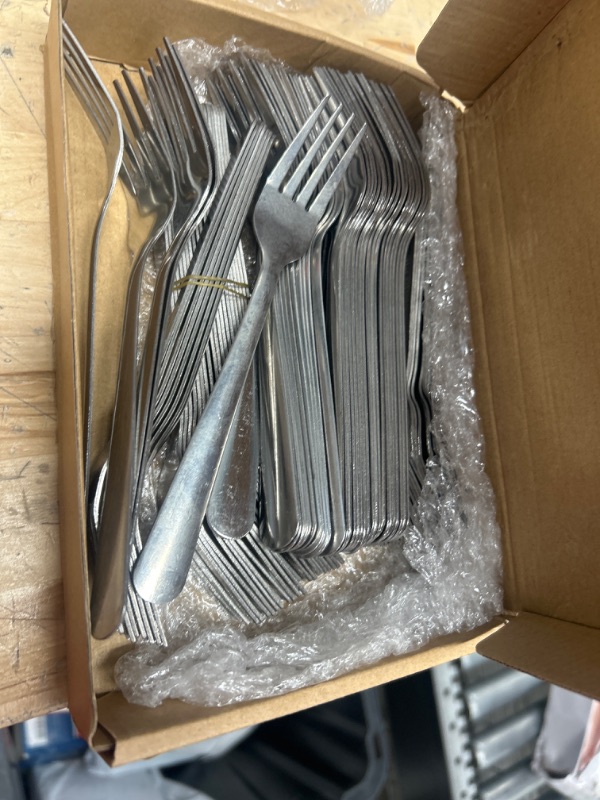 Photo 2 of **SOME LOOK USED**
Minatee 100 Pieces Dinner Forks Bulk Set 6.9 Inches Stainless Steel Metal Forks Silverware Flatware Fork Salad Forks Table Fork Mirror Polished for Home Kitchen Restaurant Eating Silverware Utensils