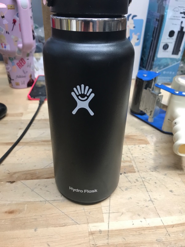 Photo 3 of ***SMALL DENT ON BOTTOM*** Hydro Flask Bottle, Wide Mouth, Black, 32 Ounce