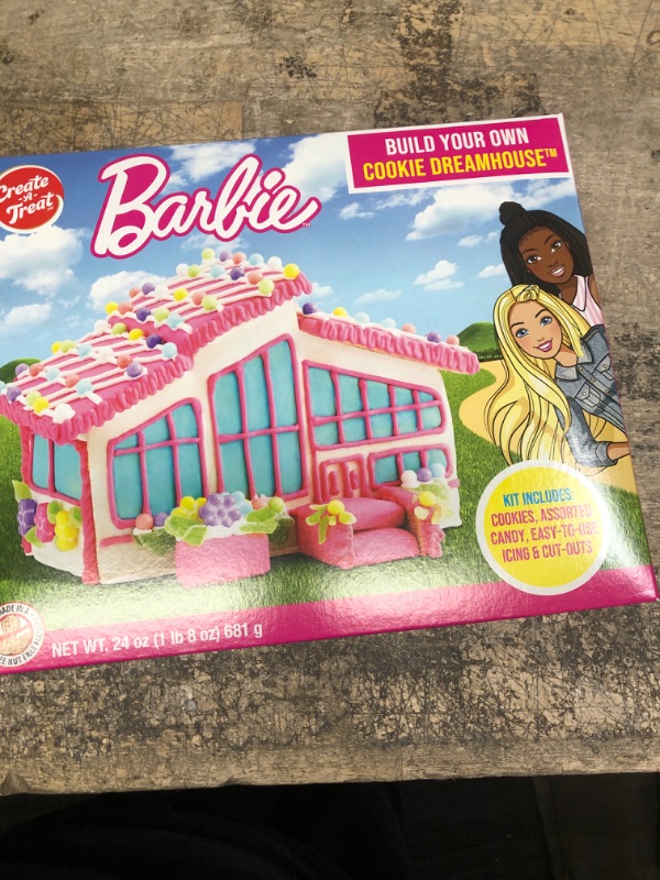 Photo 1 of Barbie Dreamhouse Cookie Kit