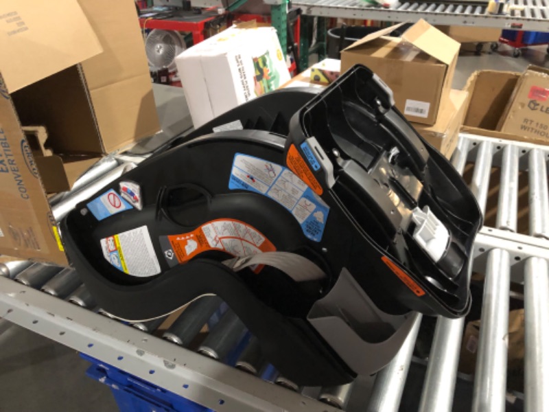 Photo 5 of ***USED - LIKELY MISSING PARTS - UNABLE TO VERIFY FUNCTIONALITY***
Graco Extend2Fit Convertible Baby Car Seat, Rear and Forward Facing, Adjustable Extension Panel for Extra Legroom, Gotham