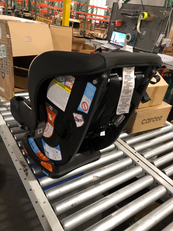 Photo 9 of ***USED - LIKELY MISSING PARTS - UNABLE TO VERIFY FUNCTIONALITY***
Graco Extend2Fit Convertible Baby Car Seat, Rear and Forward Facing, Adjustable Extension Panel for Extra Legroom, Gotham