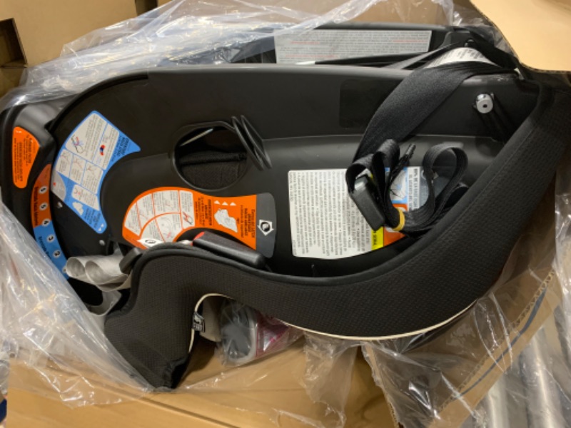 Photo 4 of ***USED - LIKELY MISSING PARTS - UNABLE TO VERIFY FUNCTIONALITY***
Graco Extend2Fit Convertible Baby Car Seat, Rear and Forward Facing, Adjustable Extension Panel for Extra Legroom, Gotham