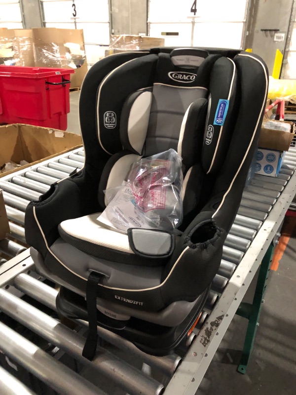 Photo 7 of ***USED - LIKELY MISSING PARTS - UNABLE TO VERIFY FUNCTIONALITY***
Graco Extend2Fit Convertible Baby Car Seat, Rear and Forward Facing, Adjustable Extension Panel for Extra Legroom, Gotham