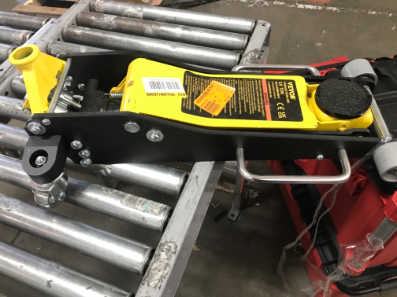 Photo 2 of ****MISSING THE HANDLE******  VEVOR Floor Jack, 3 Ton Low Profile Floor Jack, Aluminum and Steel Racing Floor Jack with Dual Pistons Quick Lift Pump, Floor Jack Lifting Range 3-6/11"-19-11/16"