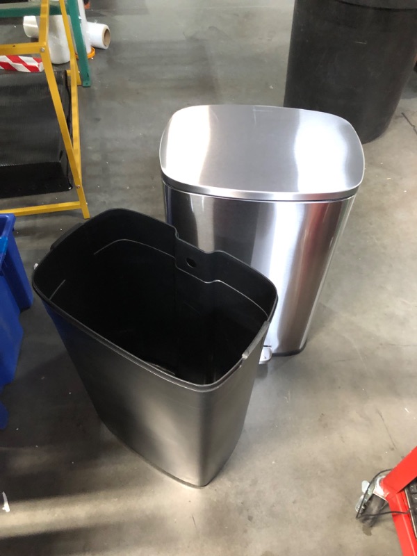 Photo 5 of ***USED - DAMAGED - DENTED - SEE PICTURES***
QUALIAZERO 50L/13Gal Heavy Duty Hands-Free Stainless Steel Commercial/Kitchen Step Trash Can, Fingerprint-Resistant Soft Close Lid Trashcan, Rectangle Shape, 17"L x 14.8"W x 24.41"H