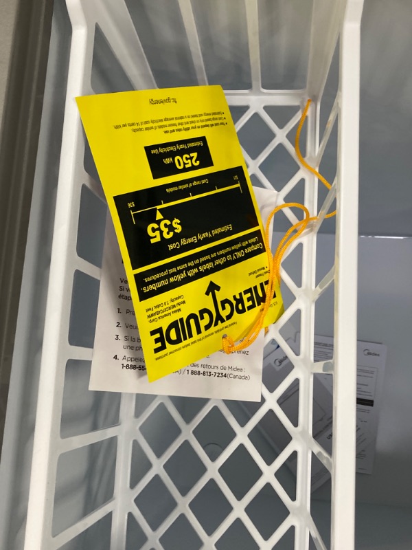 Photo 7 of Midea MERC07C4BAWW Cubic Feet Chest Freezer, 7.0 Cu.ft-Convertible, White  ***((SMALL DENT SEE PHOTOS)*** 