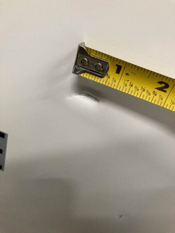 Photo 4 of Midea MERC07C4BAWW Cubic Feet Chest Freezer, 7.0 Cu.ft-Convertible, White  ***((SMALL DENT SEE PHOTOS)*** 