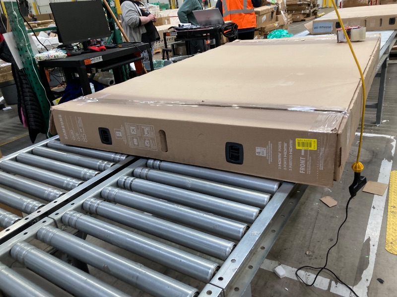 Photo 1 of **PARTS ONLY***Samsung 85-Inch Class QLED Q7F Series Samsung Vision AI Smart TV (2025 Model, 85Q7F) Quantum HDR, Object Tracking Sound Lite, Q4 AI Gen1 Processor, 4K upscaling, Gaming Hub, Alexa Built-in
