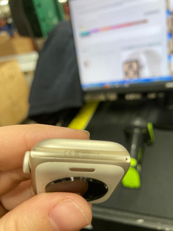 Photo 1 of ((( just watch face))) Apple Watch SE (2nd Gen) [GPS 40mm] Smartwatch with Starlight Aluminium Case with Starlight Sport Band S/M. Fitness and Sleep Trackers, Crash Detection, Heart Rate Monitor, Retina Display
