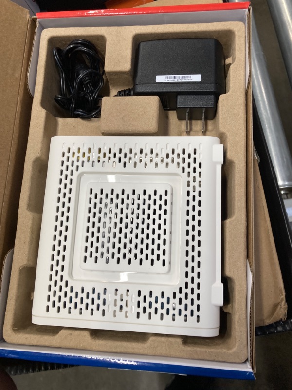 Photo 2 of ARRIS SB8200 SURFboard DOCSIS 3.1 Cable Modem