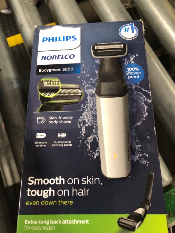 Photo 2 of Philips Norelco Bodygroom Series 5000 Showerproof Body & Manscaping Trimmer for Men with Back Attachment, BG5025/40